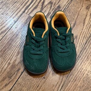 Puma Palmero Forest Green Sneakers with Orange Accents